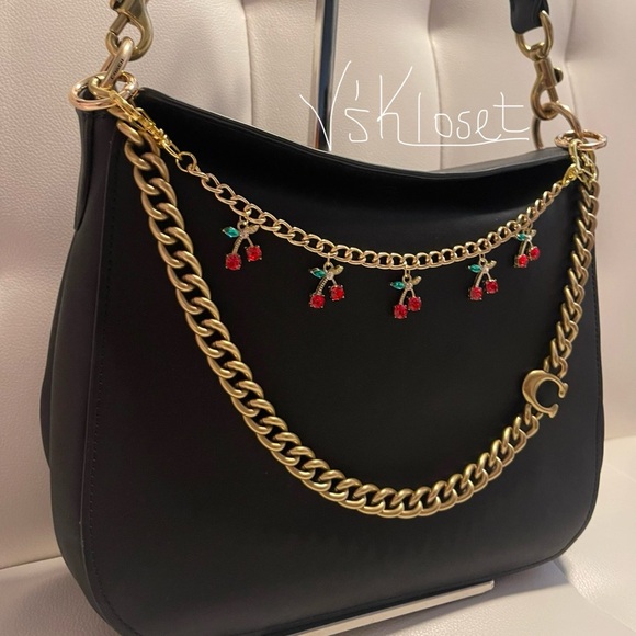 ❤️SOLD❤️Pre-Loved 2021 Coach Black Leather Bag with gold tone chain attached. - Picture 3 of 12
